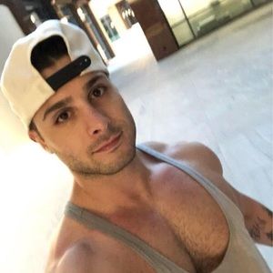 Meet your Posher, Jonathan